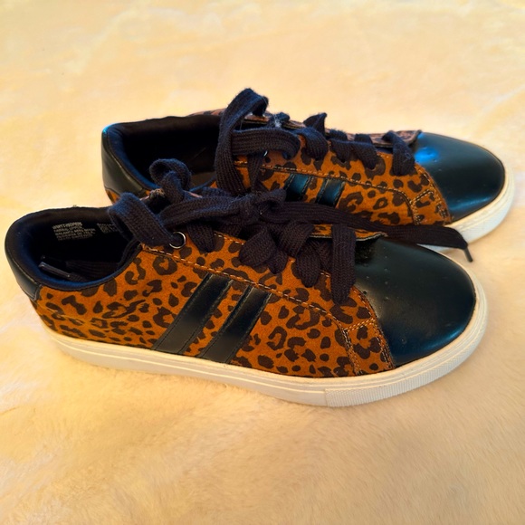 Time and Tru Shoes - Cheetah Print Shoes size 6
